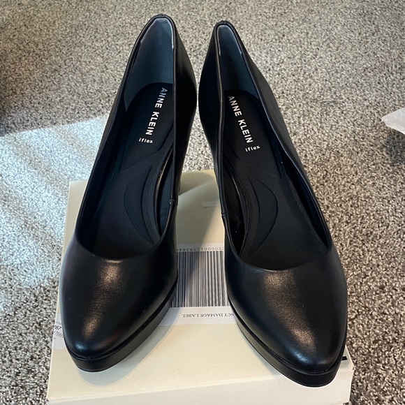 Anne Klein Classic Black Heels - Picture 2 of 8